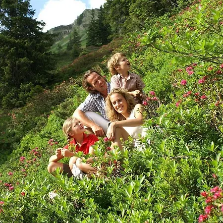 Ski- Und Aktivhotel Almhof Rupp 호텔 리즐런