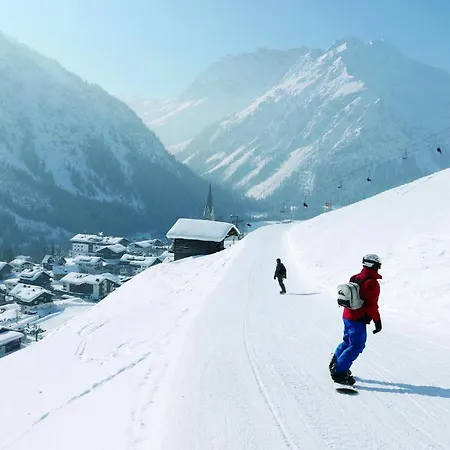 Ski- Und Aktivhotel Almhof Rupp 리즐런
