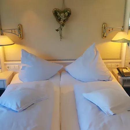 Ski- Und Aktivhotel Almhof Rupp 4*